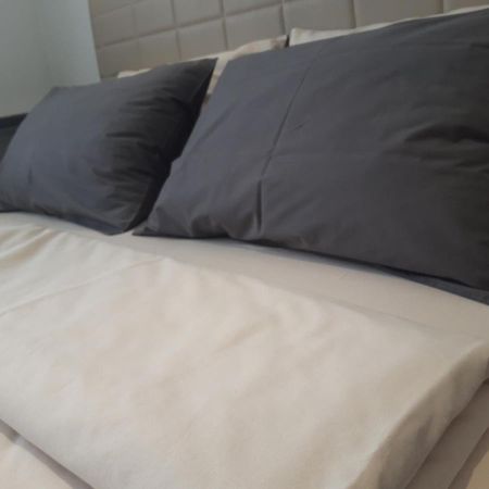 5 Star Central Studio Skopje Ngoại thất bức ảnh