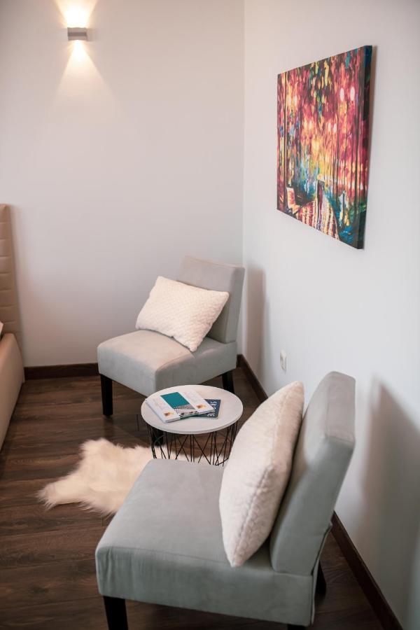 5 Star Central Studio Skopje Ngoại thất bức ảnh