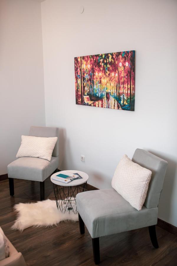 5 Star Central Studio Skopje Ngoại thất bức ảnh