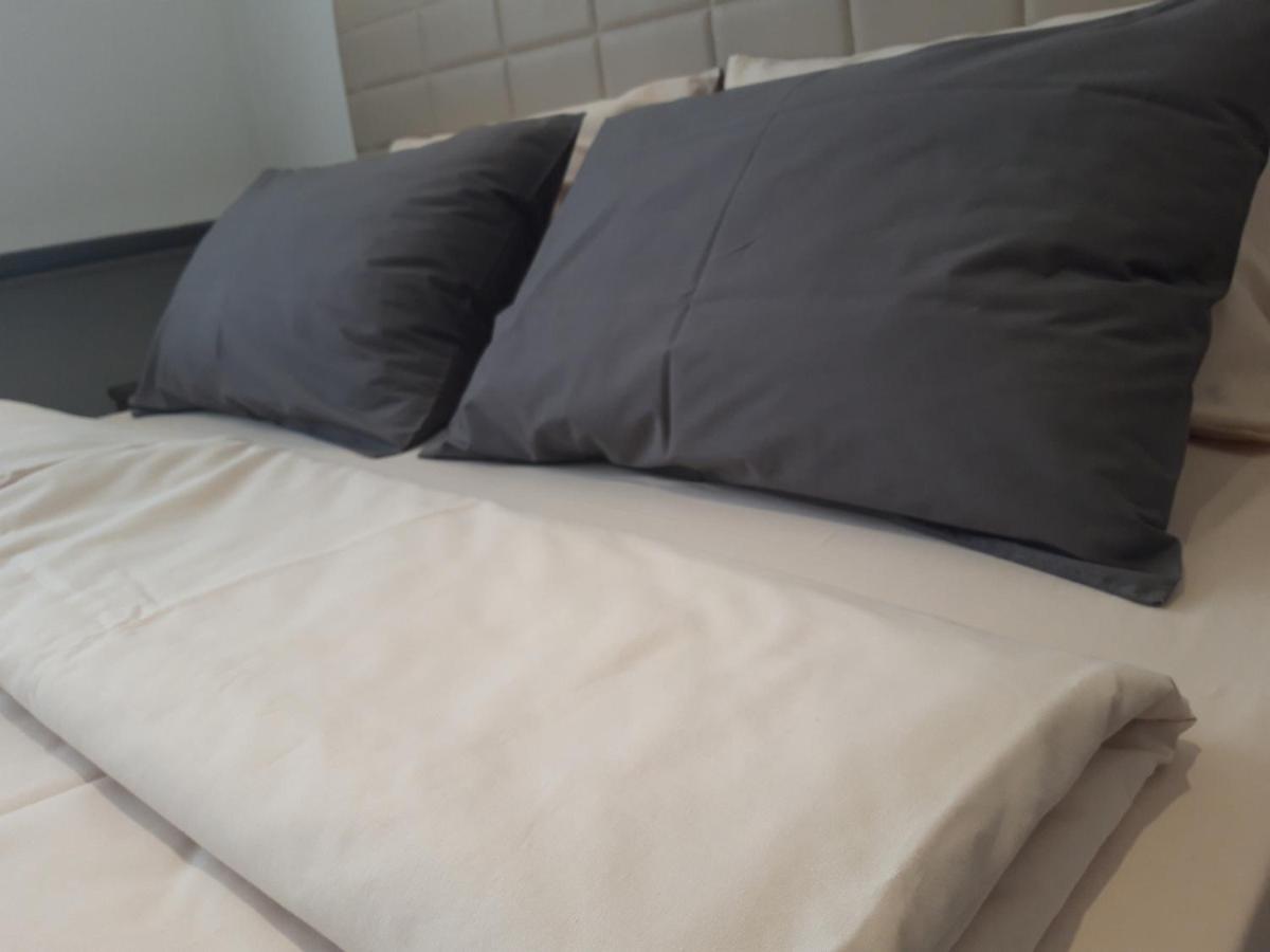 5 Star Central Studio Skopje Ngoại thất bức ảnh