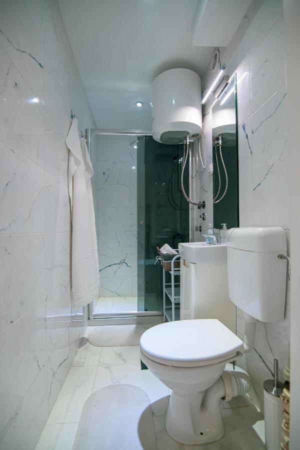 5 Star Central Studio Skopje Ngoại thất bức ảnh