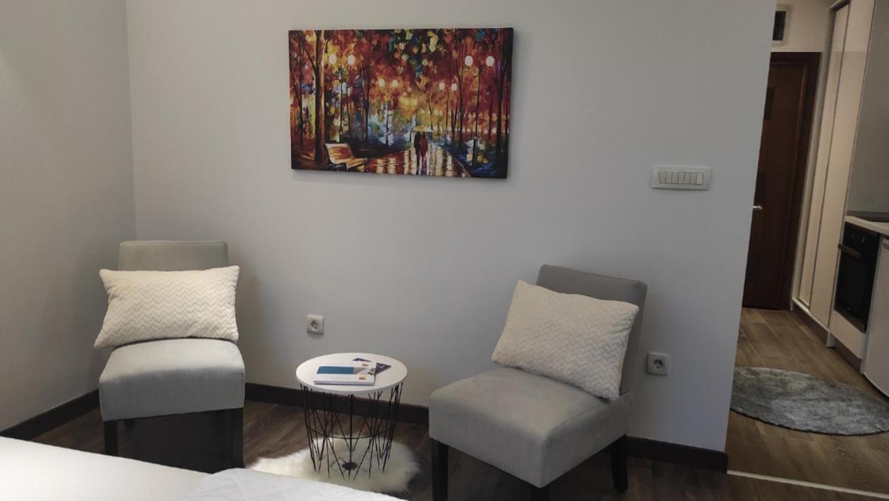 5 Star Central Studio Skopje Ngoại thất bức ảnh